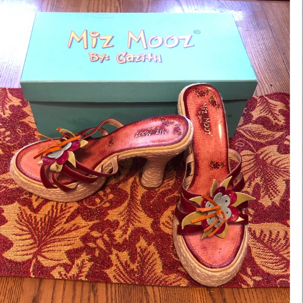 Miz Mooz Sandals Leather Flower/straps Sz39EURO